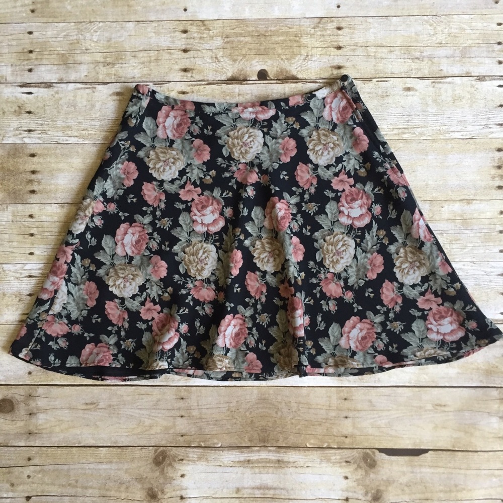 Express Floral Skirt Size Small